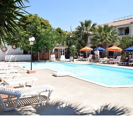 Miranta Hotel - Apartments & Studios Aegina Esterno foto