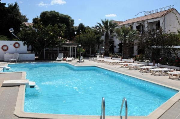 Miranta Hotel - Apartments & Studios Aegina Esterno foto