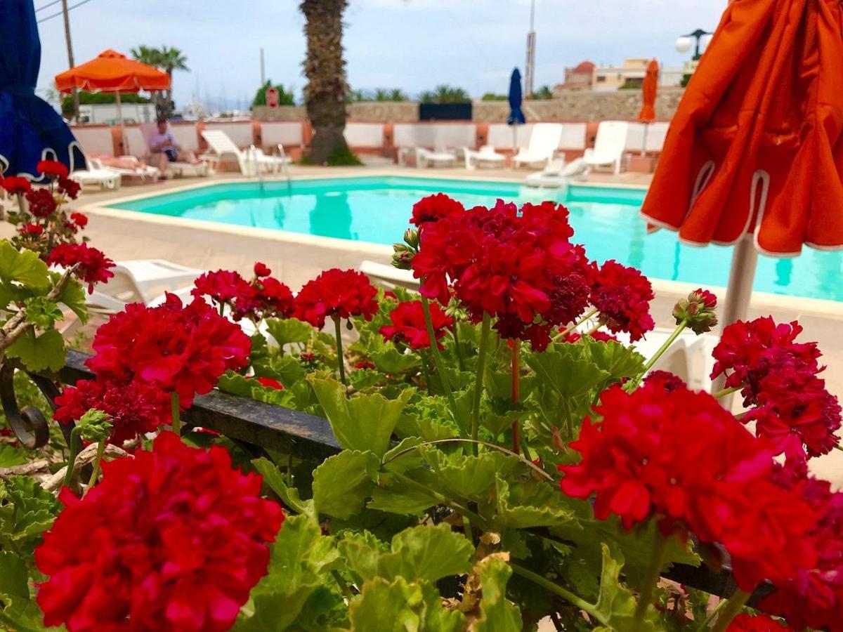 Miranta Hotel - Apartments & Studios Aegina Esterno foto