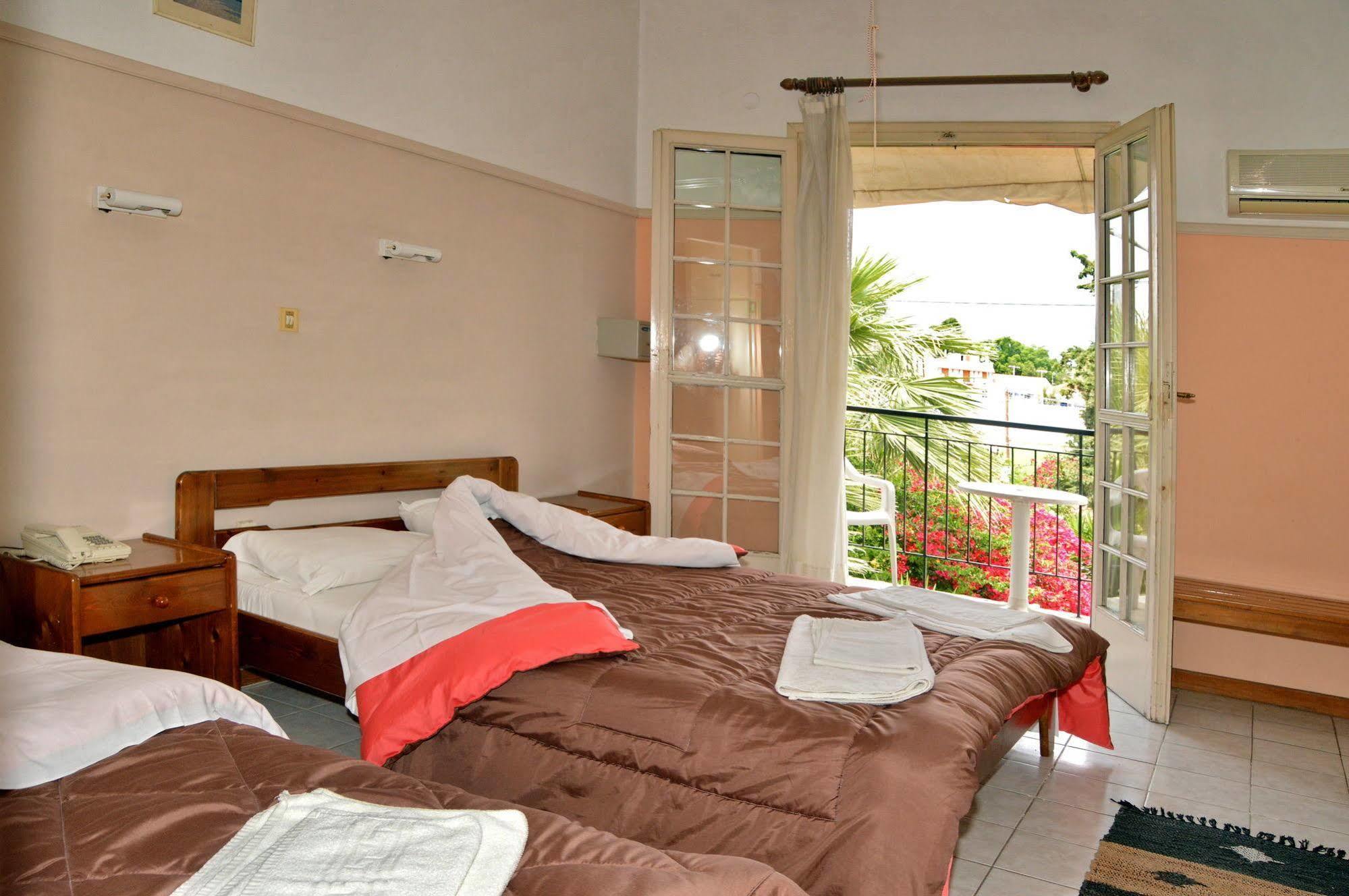 Miranta Hotel - Apartments & Studios Aegina Esterno foto